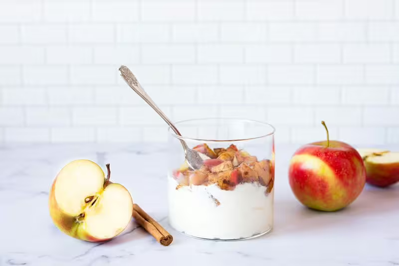 Jednostavan desert od pečenih jabuka