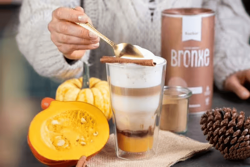 Veganski pumpkin spice latte
