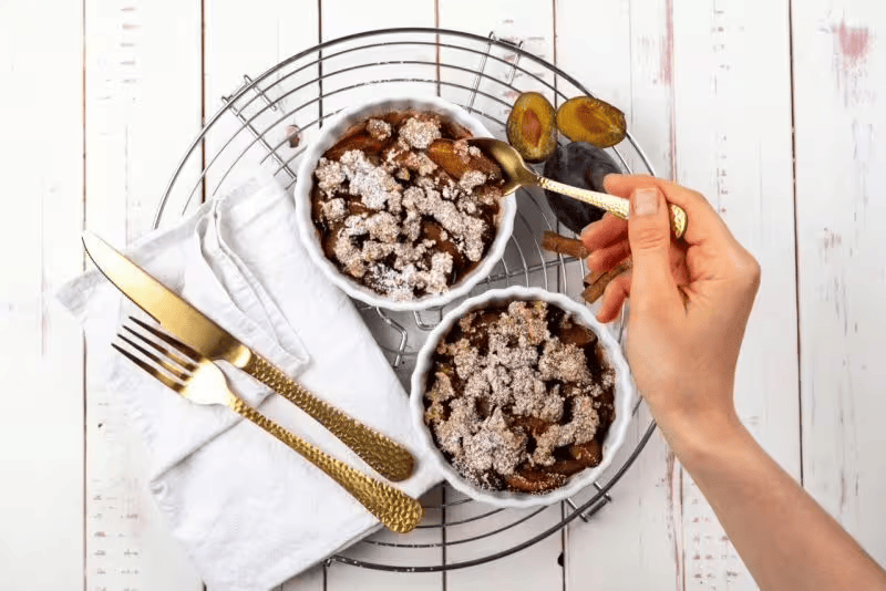 Crumble od šljiva – s posipom s niskim udjelom ugljikohidrata